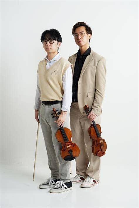 twoset violin shop.